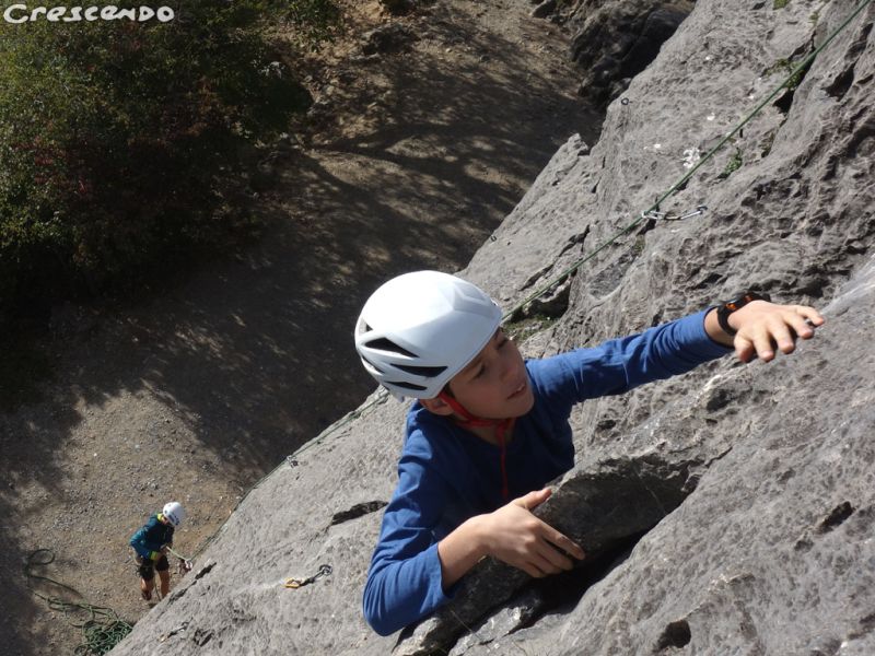 CAF d'Embrun - stages d'escalade pour les jeunes grimpeurs