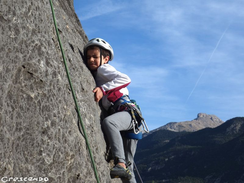 CAF d'Embrun - cours d'escalade pour les jeunes grimpeurs d'Embrun