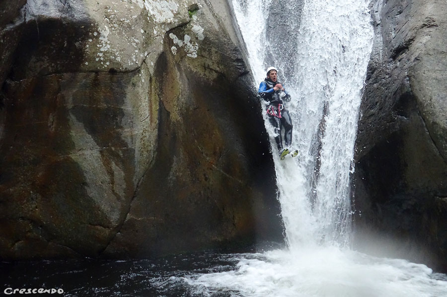 Canyoning_découverte_sensations_multi-activités
