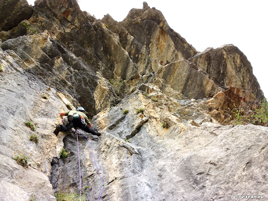 escalade avec un moniteur, formation autonomie