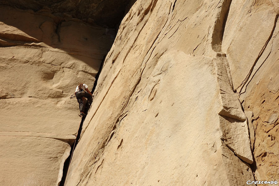 escalade trad, terrain d'aventure, stage, moniteur d'escalade